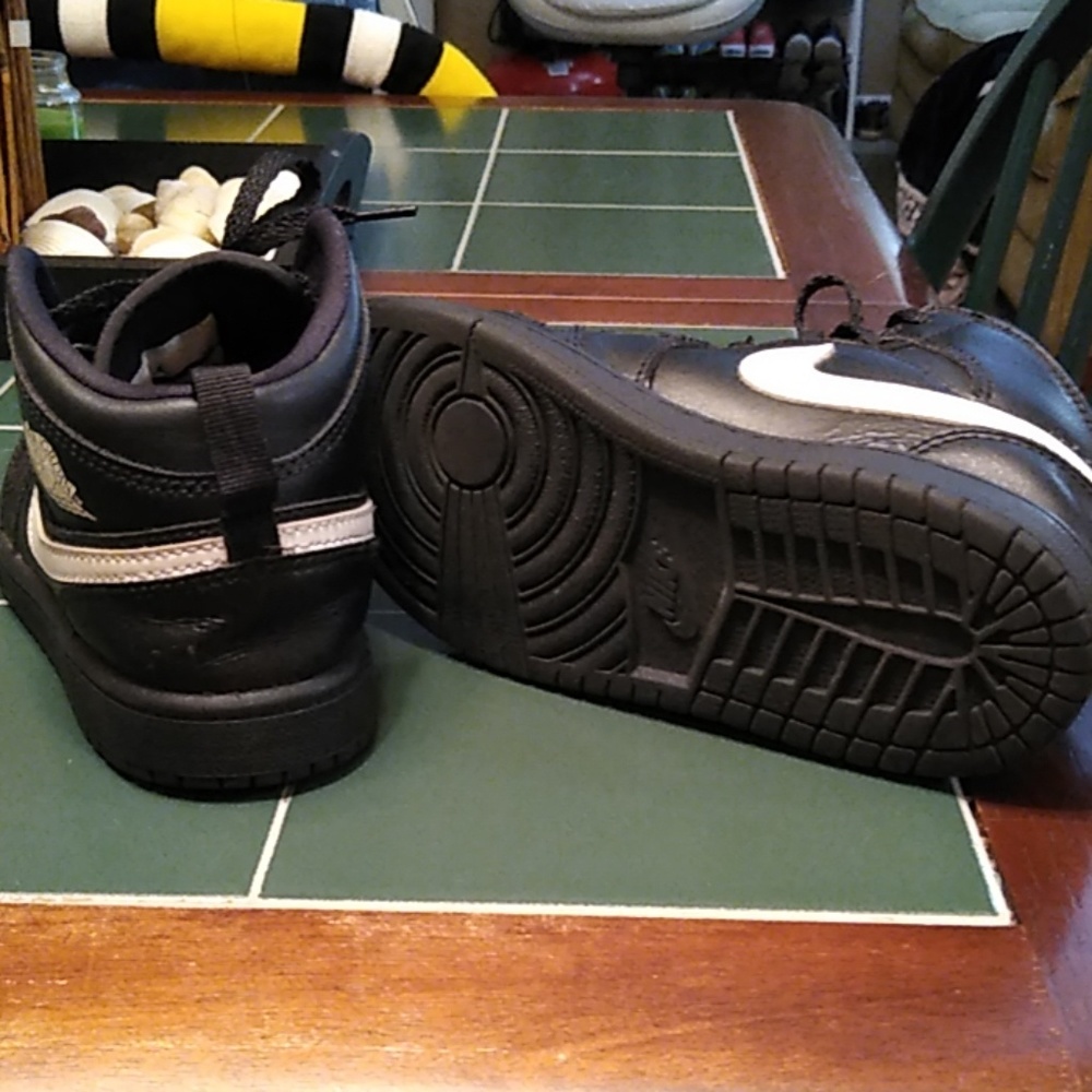Shoes - Picture 4 of 4